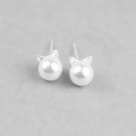 pearly cat stud earrings